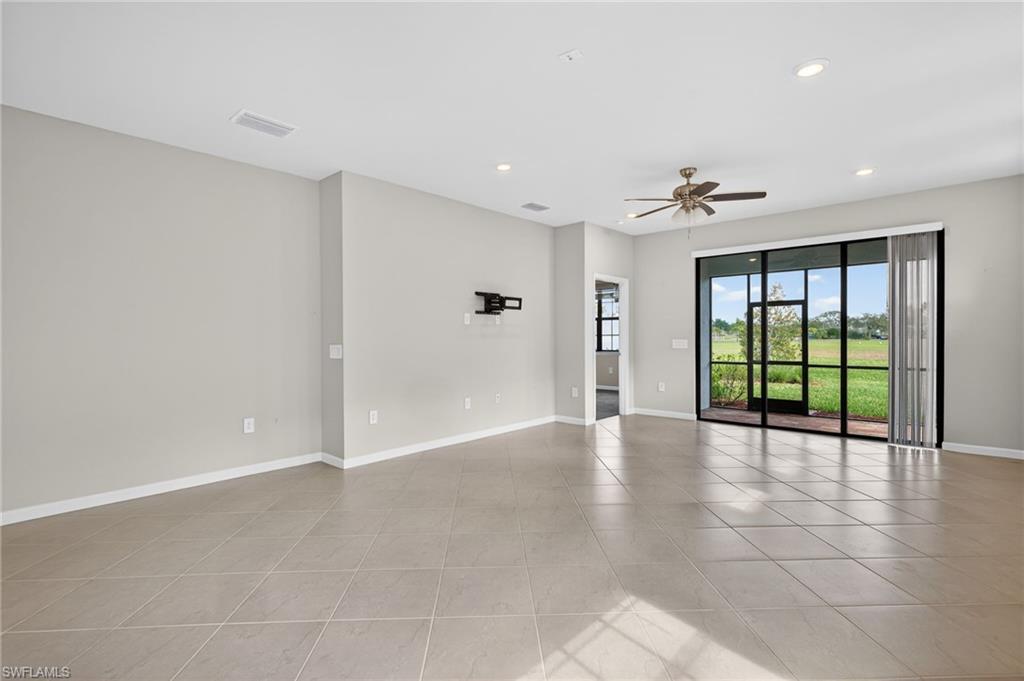 COUNTRY CLUB - Residential