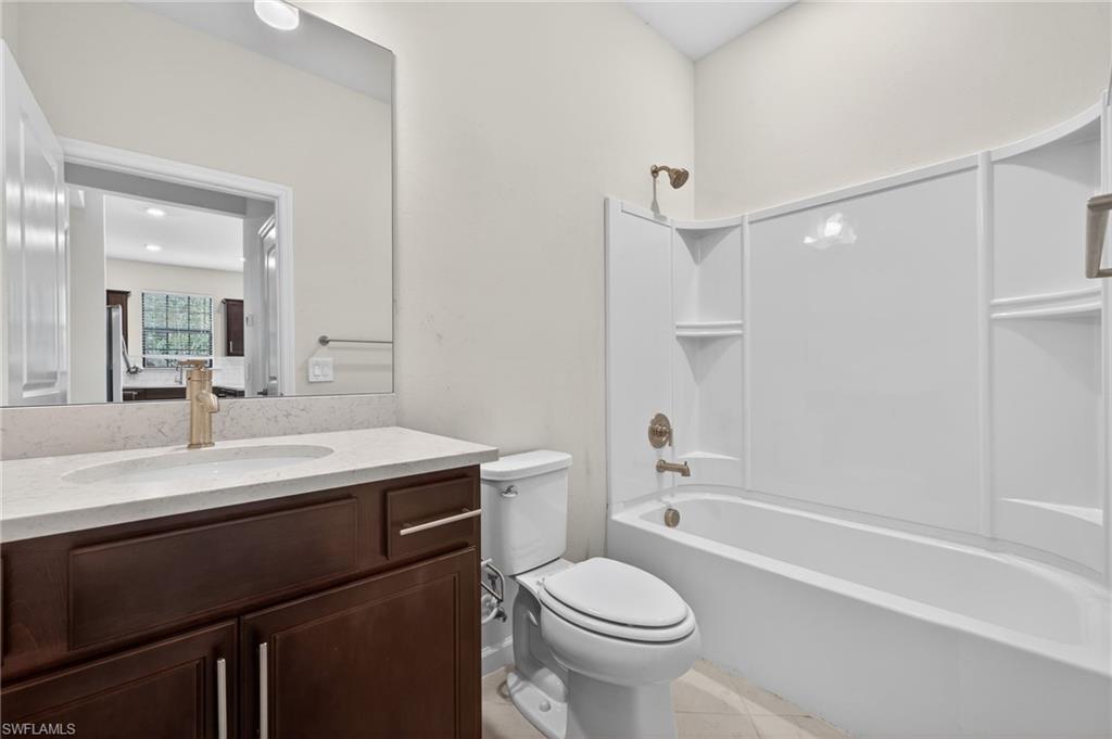 COUNTRY CLUB - Residential