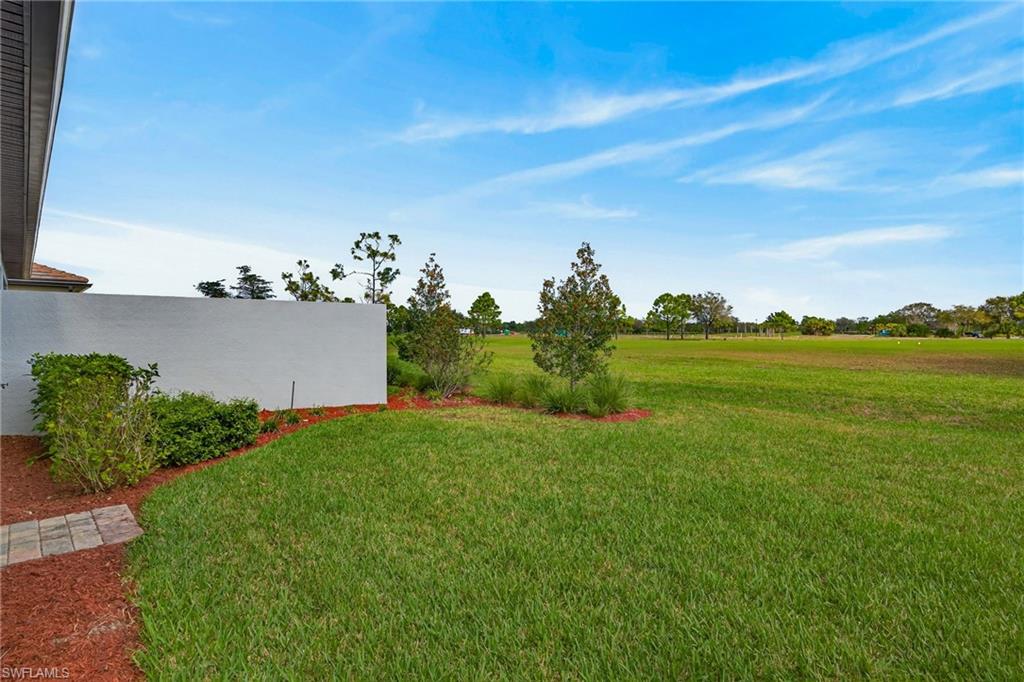 COUNTRY CLUB - Residential