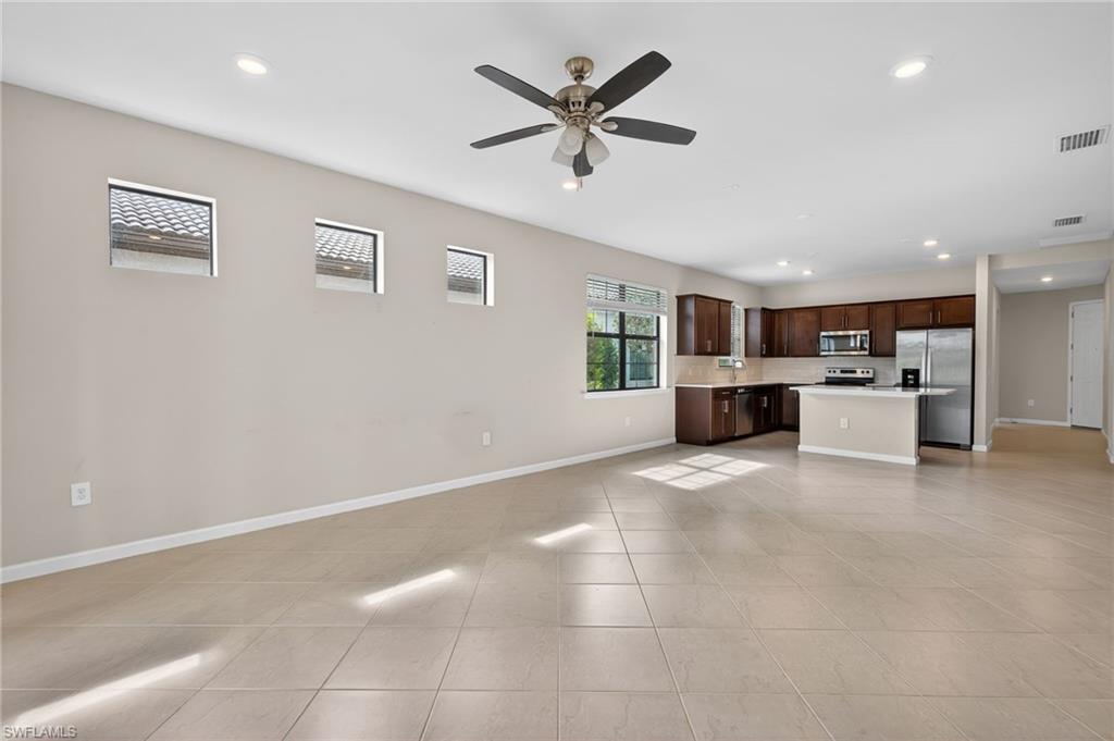 COUNTRY CLUB - Residential