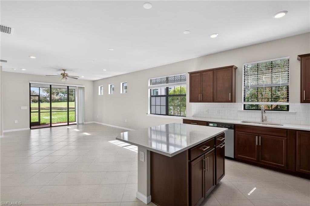 COUNTRY CLUB - Residential