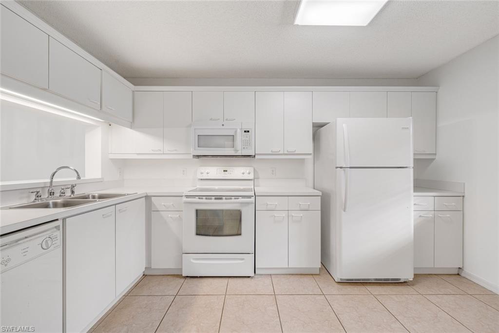 VILLAGES AT EMERALD LAKES - Residential