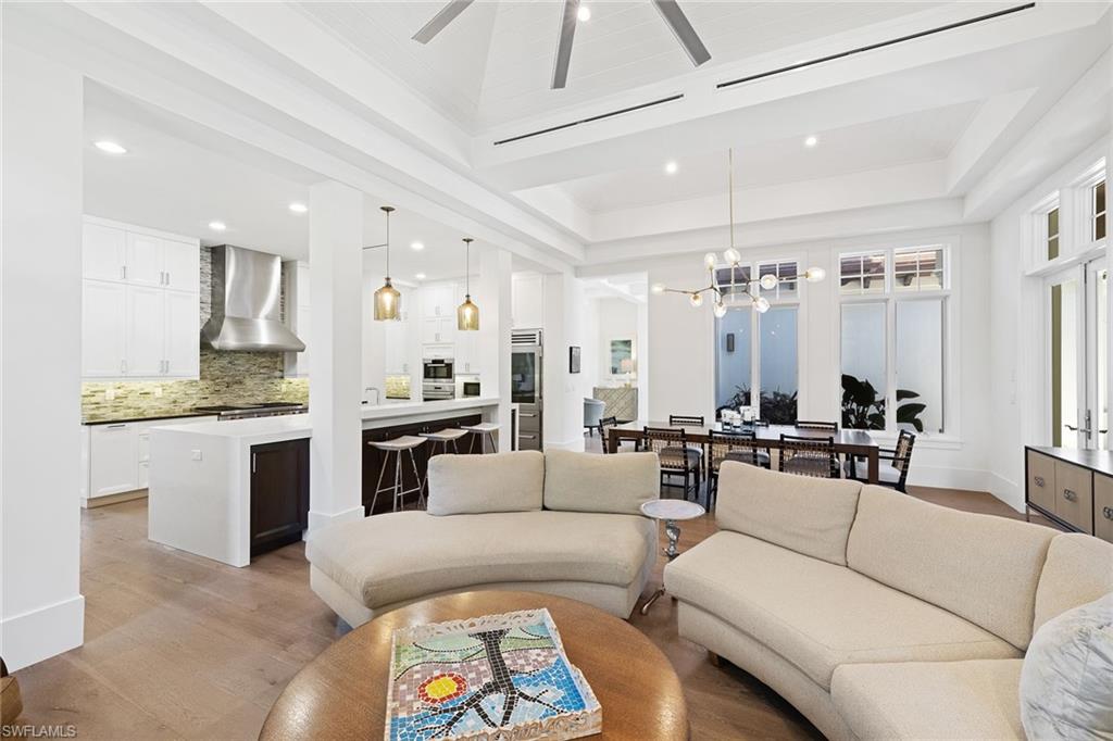 RIDGE LAKE - Residential