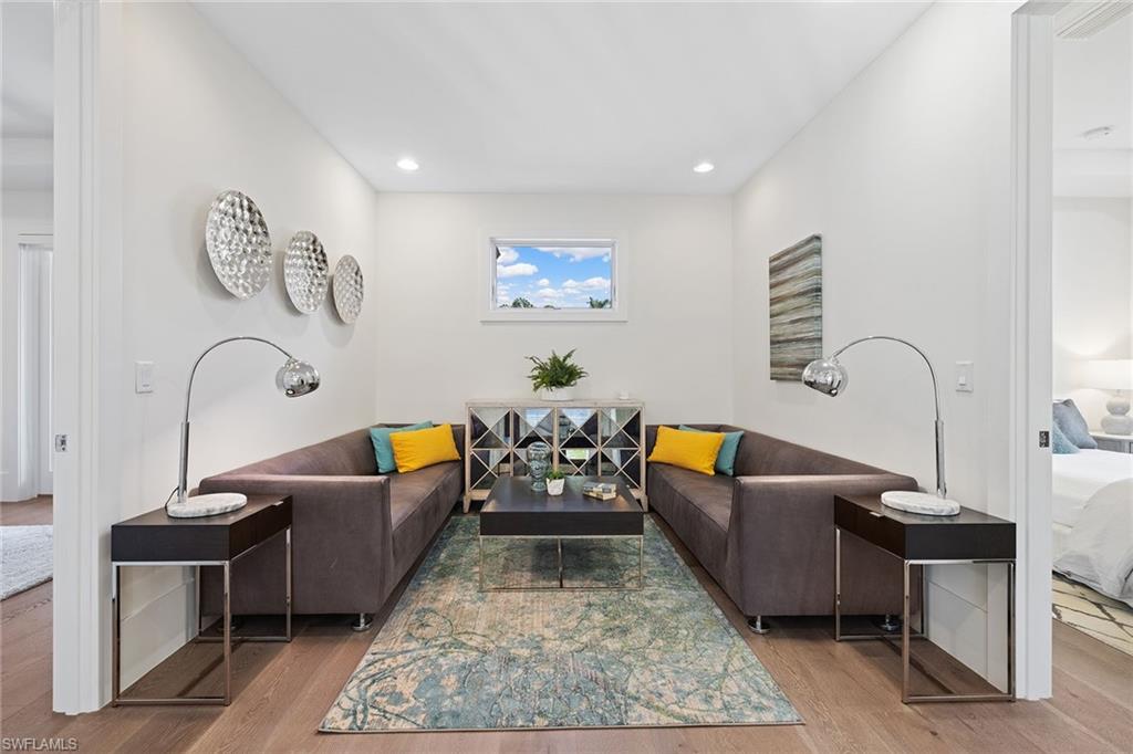 RIDGE LAKE - Residential