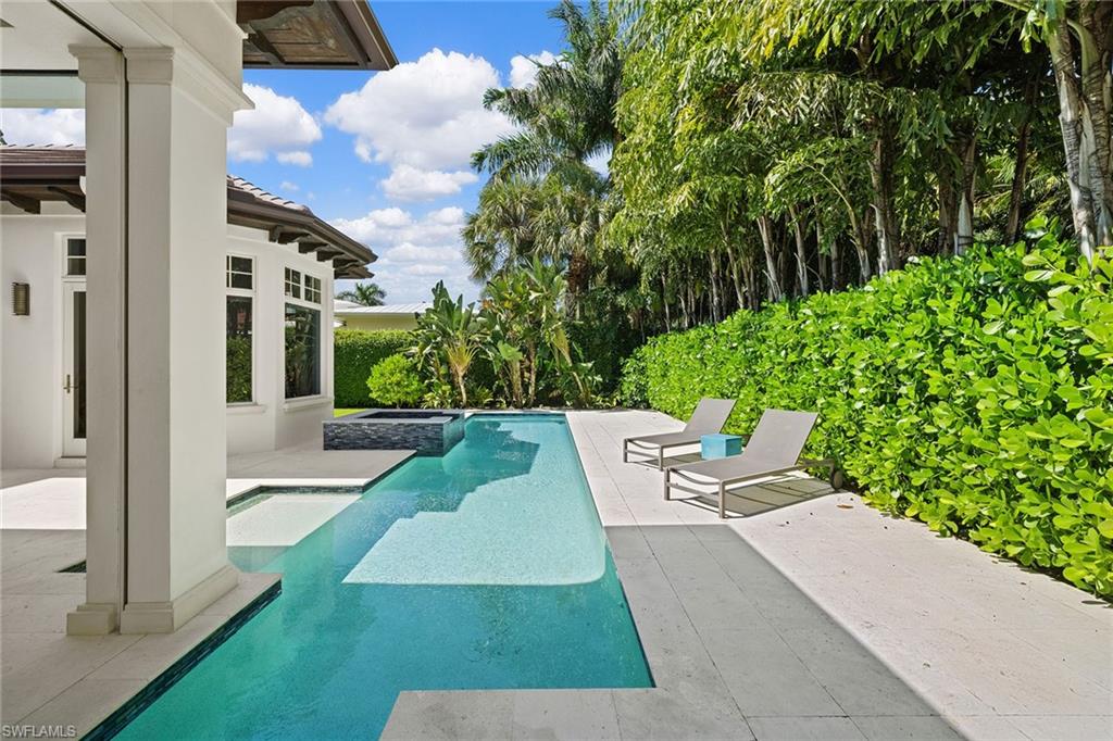 RIDGE LAKE - Residential