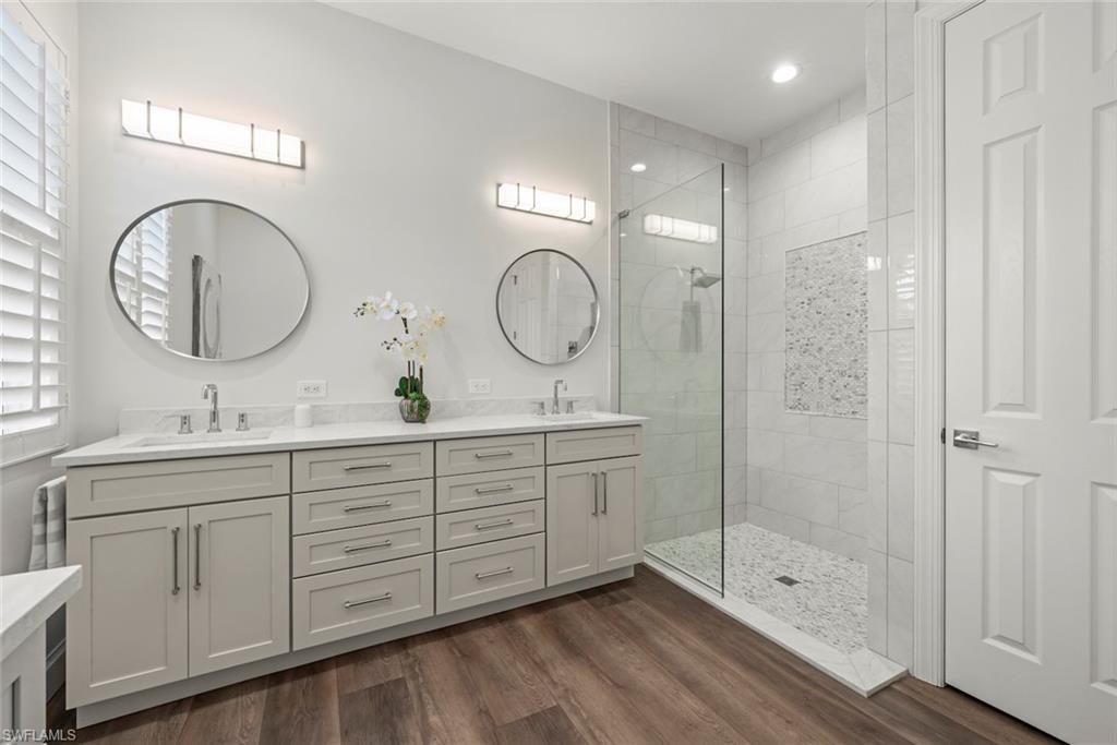 HOLLYBROOK - Residential