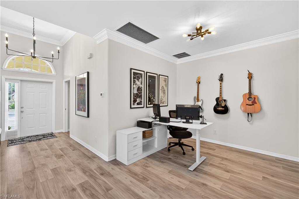 Properties 9863 Colonial WALK N