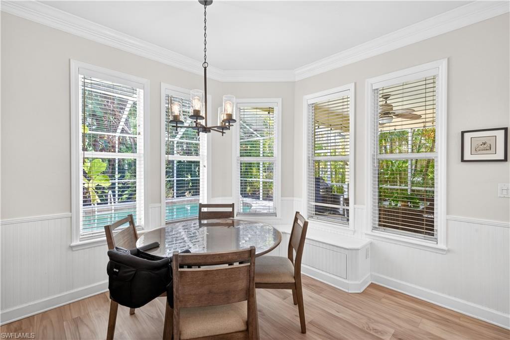 Properties 9863 Colonial WALK N