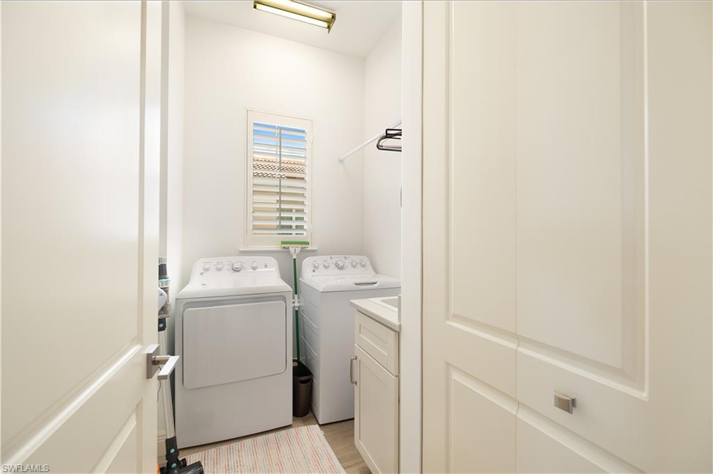 VISTA POINTE - Residential