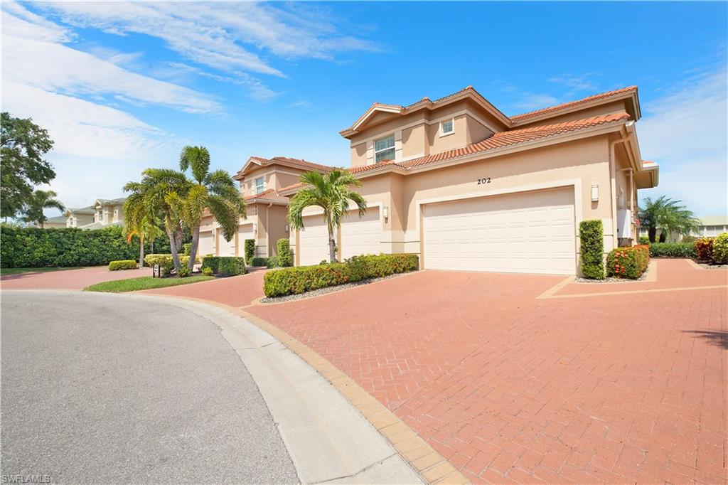 VISTA POINTE - Residential