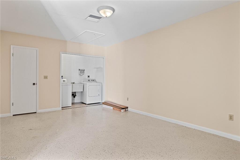 MYERLEE CIRCLE CONDO - Residential