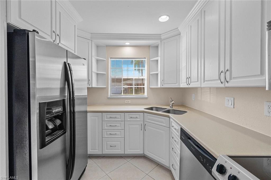 MYERLEE CIRCLE CONDO - Residential