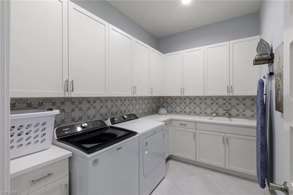 Naples, Florida 34112, United States, 4 Bedrooms Bedrooms, ,4 BathroomsBathrooms,Residential,Active,164776