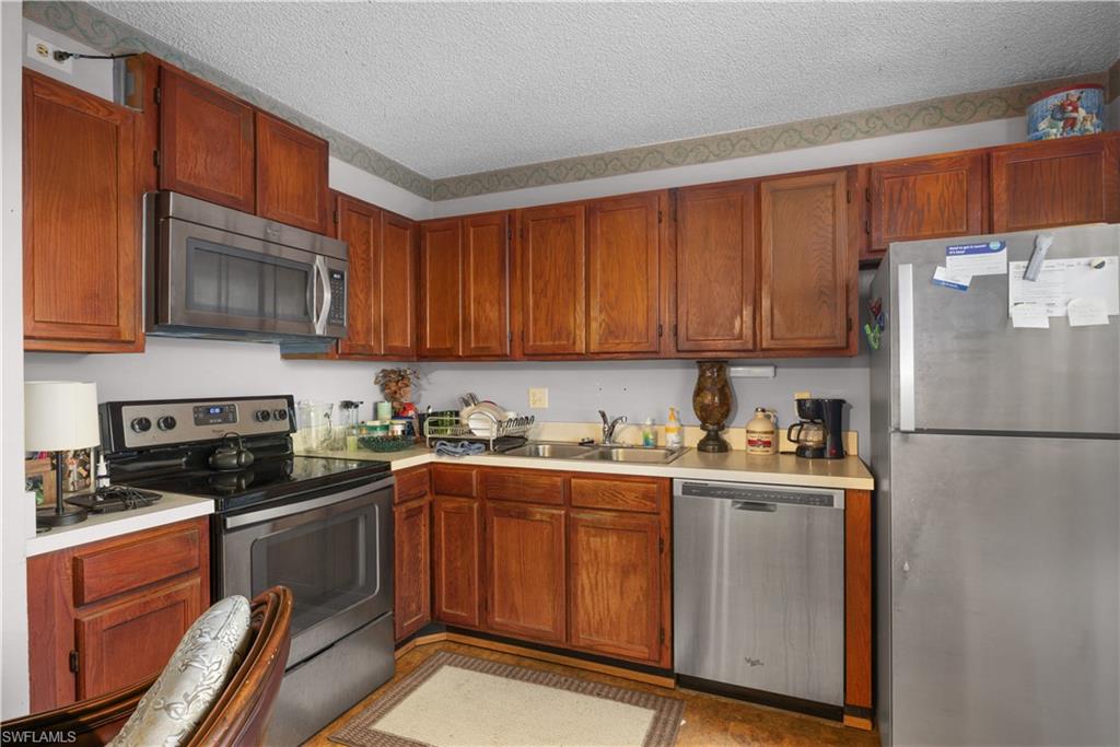 VILLAGE OF CEDARBEND - Residential