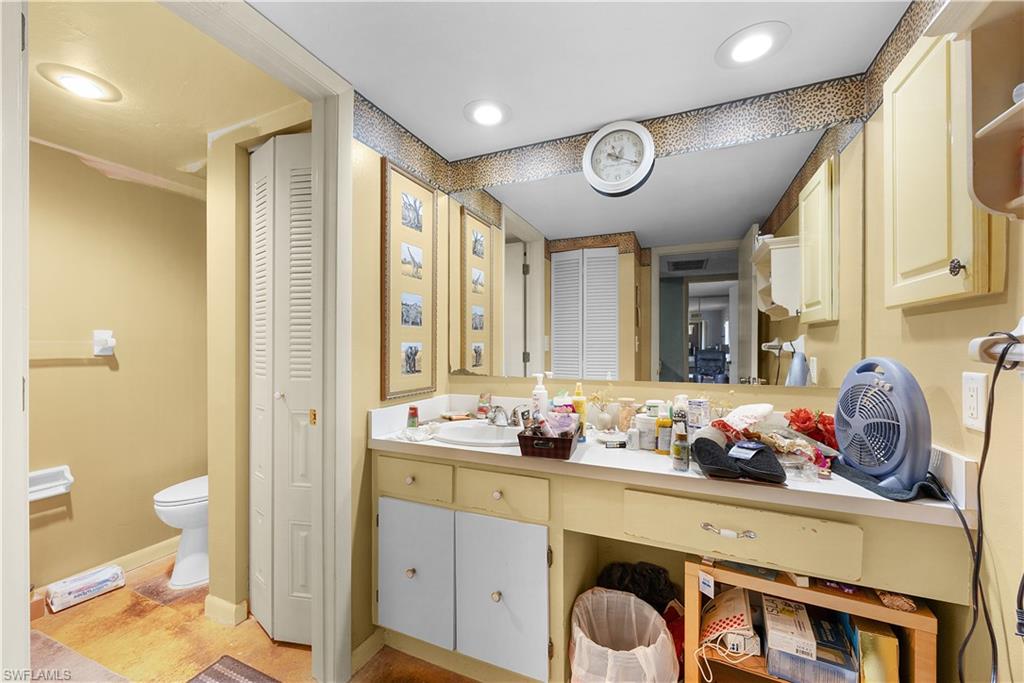 VILLAGE OF CEDARBEND - Residential