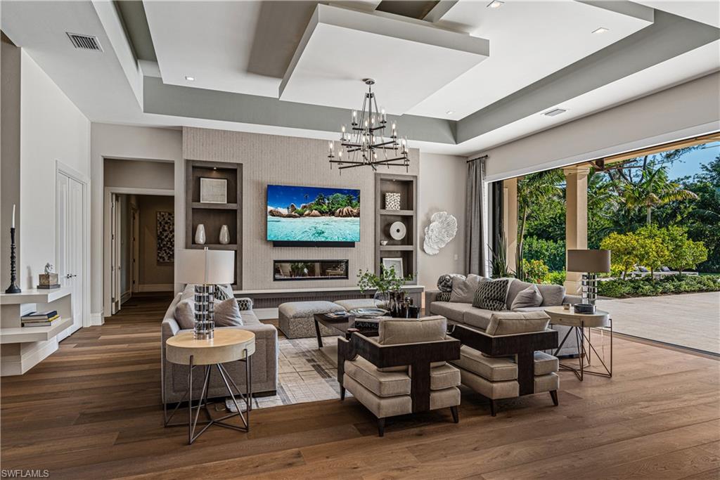 PINE RIDGE - Residential