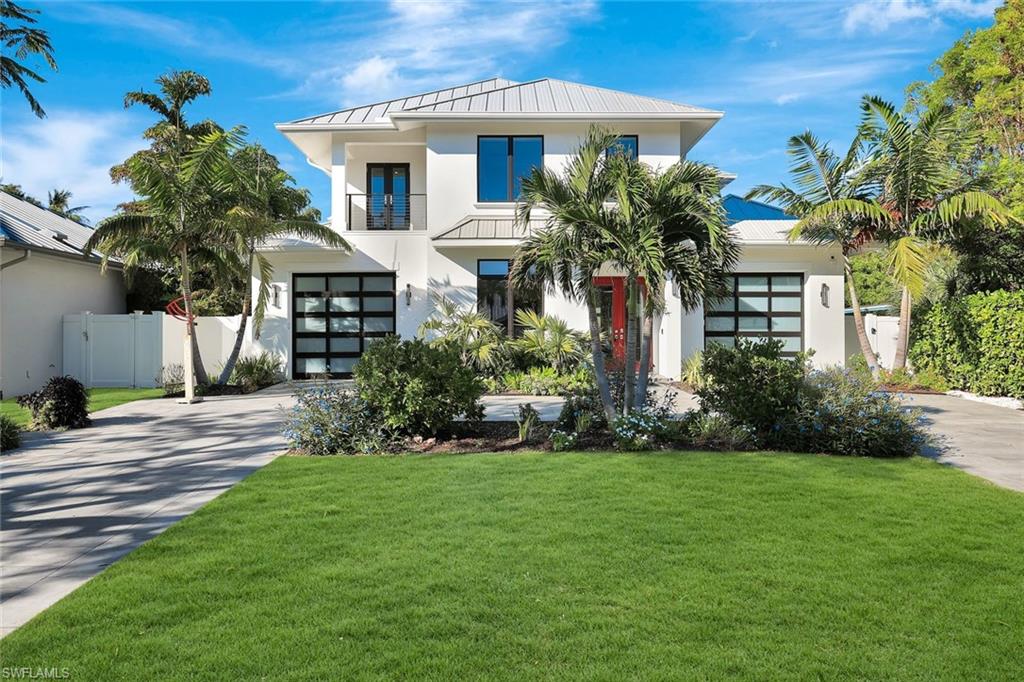 739 5th AVE N