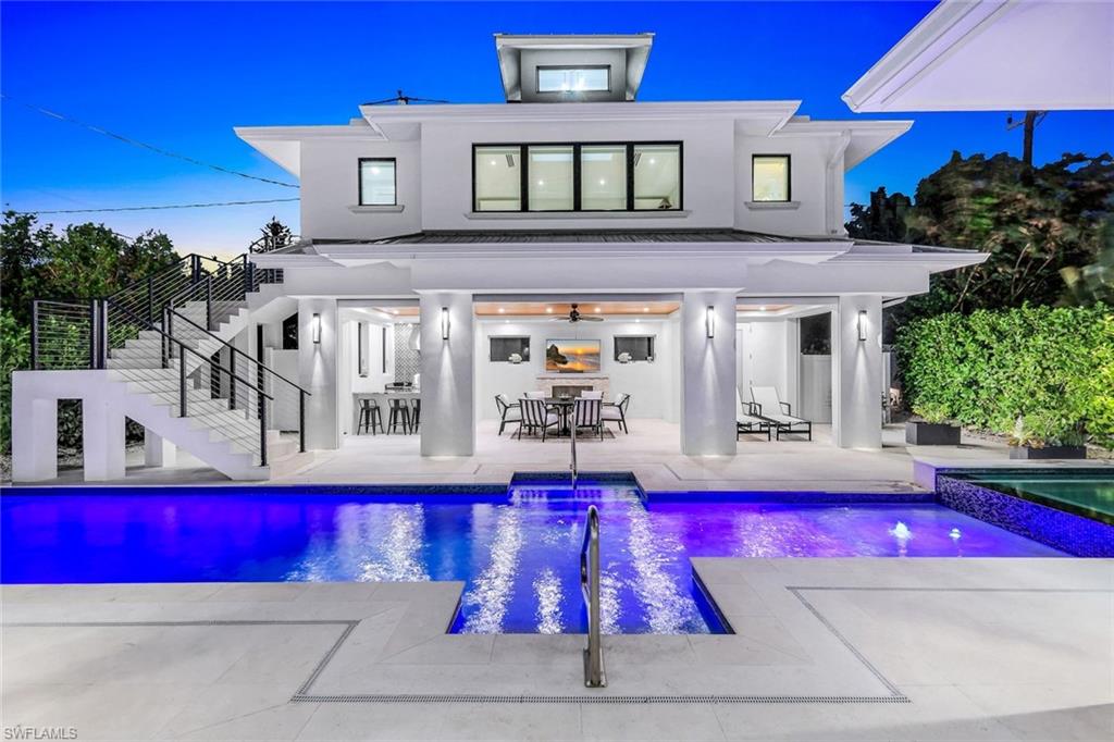 739 5th AVE N