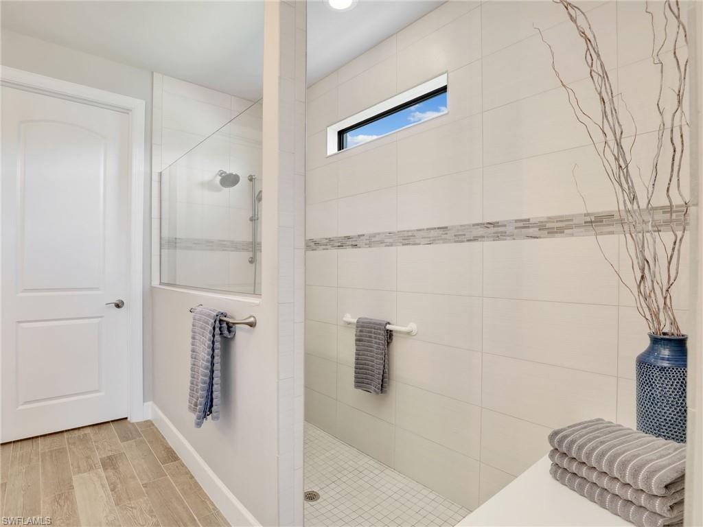 CORKSCREW SHORES - Residential