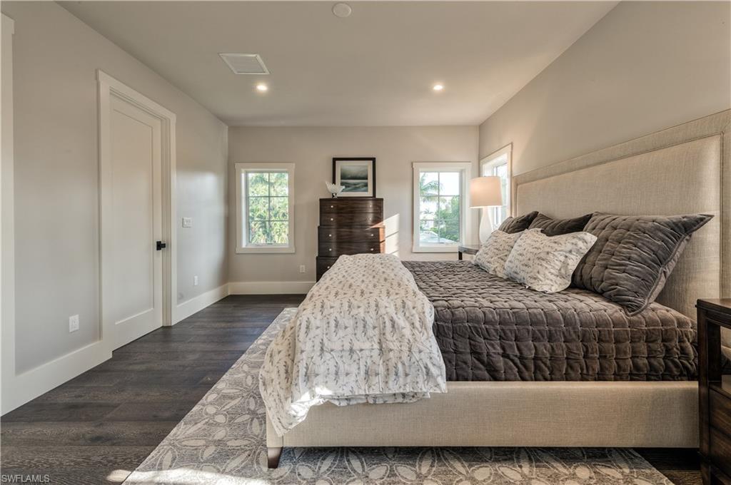 MOORINGS - Residential