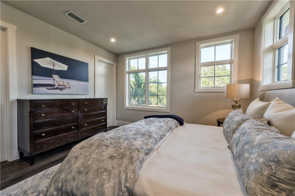 MOORINGS - Residential