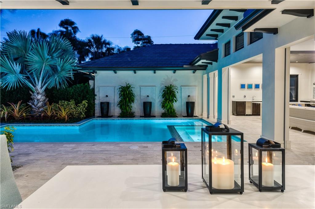 MOORINGS - Residential