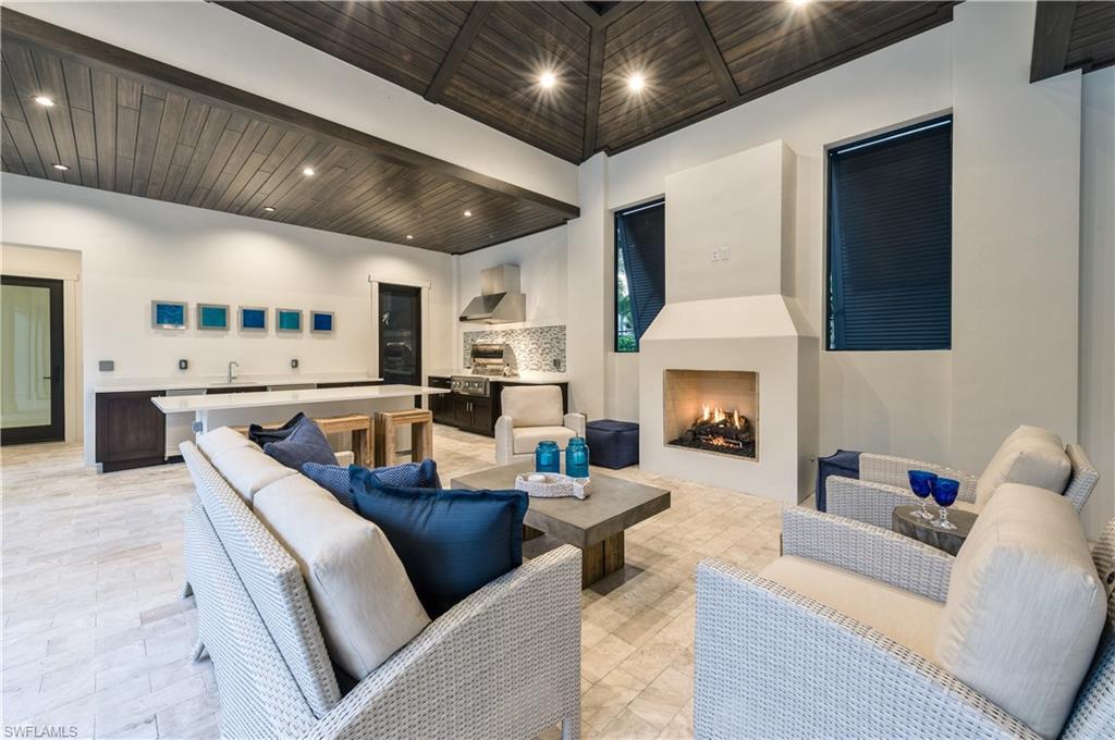 MOORINGS - Residential