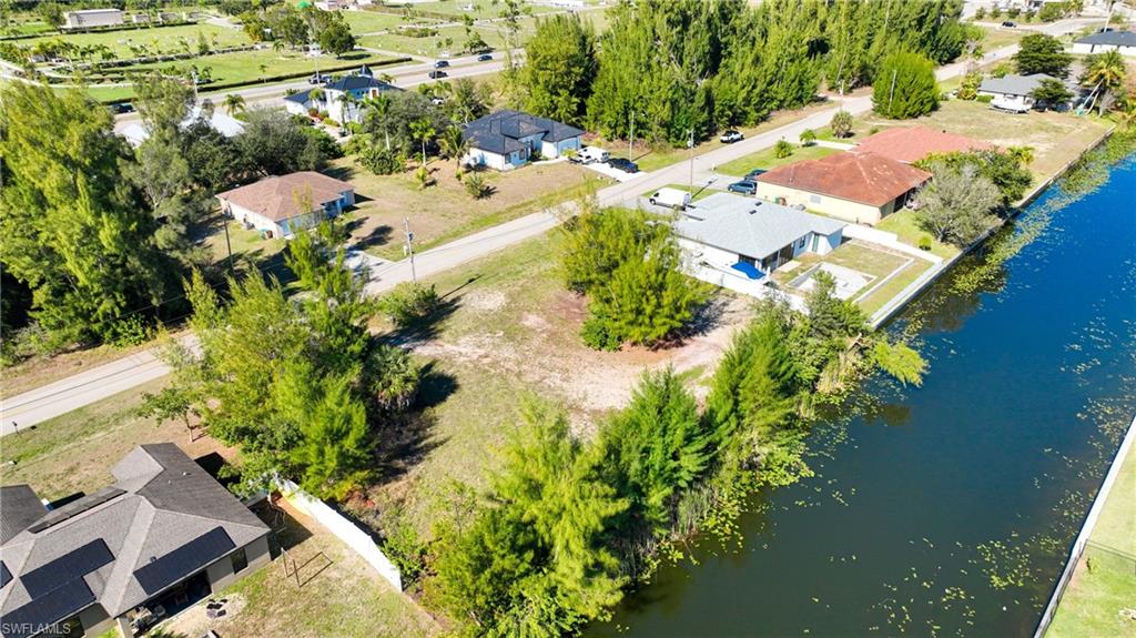 CAPE CORAL - Land