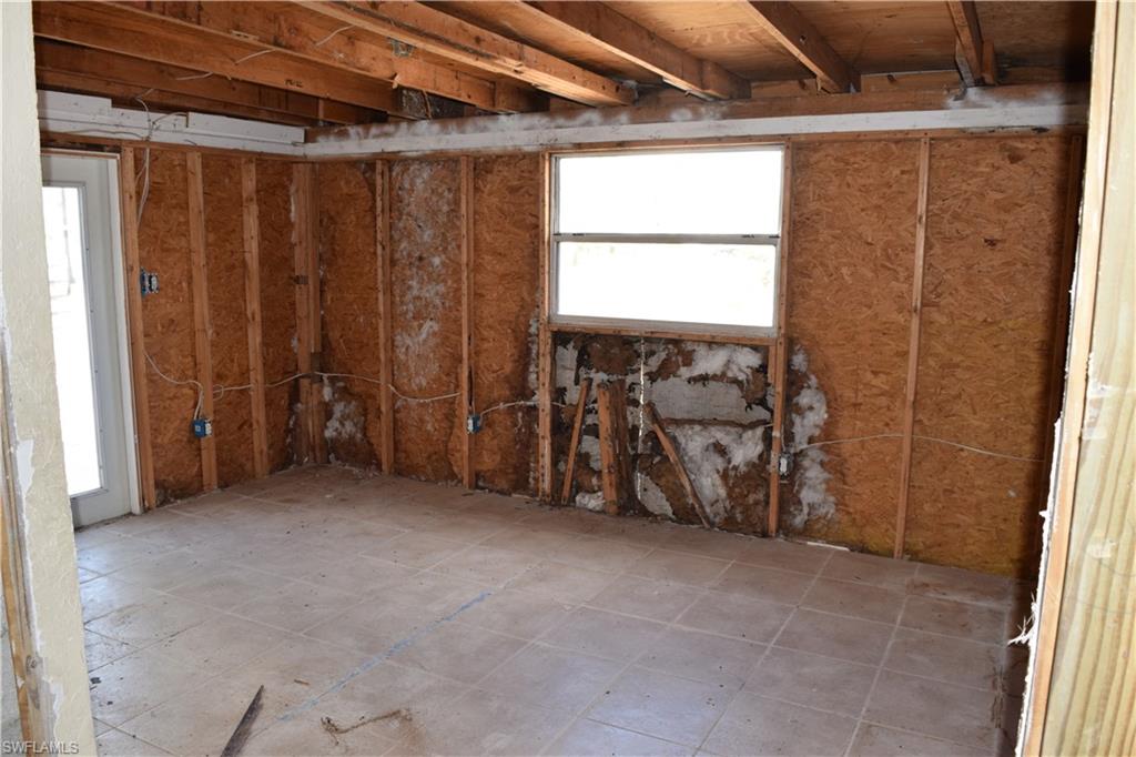 FORT MYERS SHORES - Residential