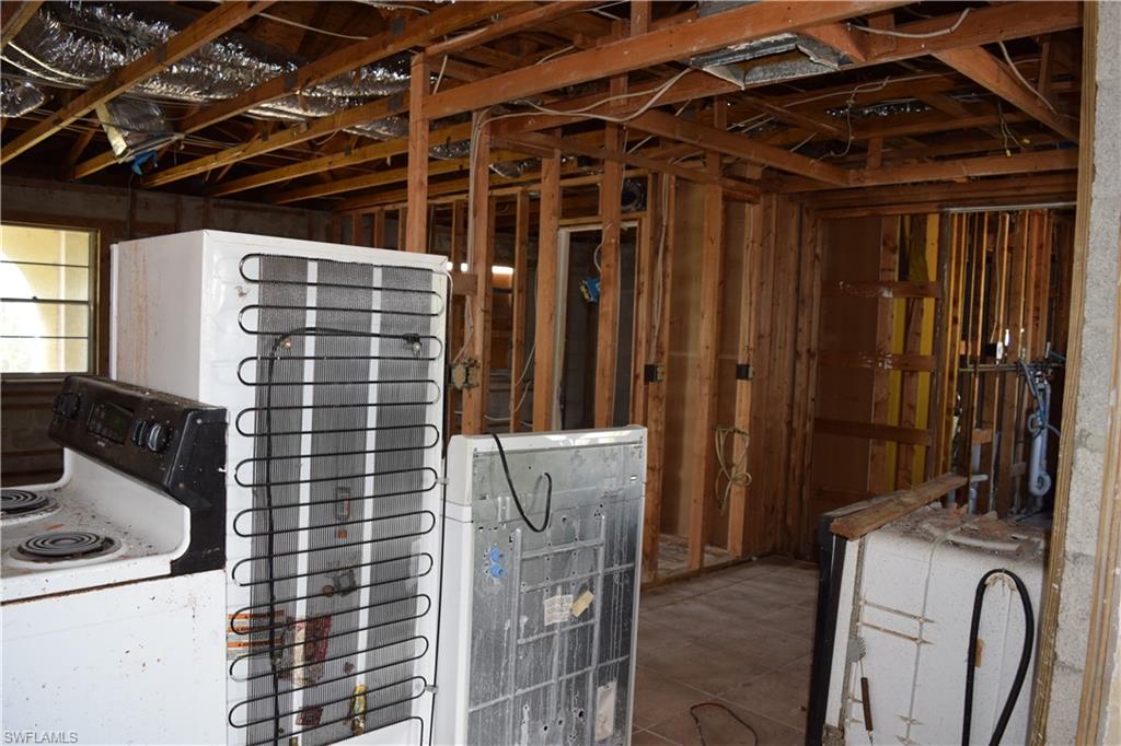 FORT MYERS SHORES - Residential