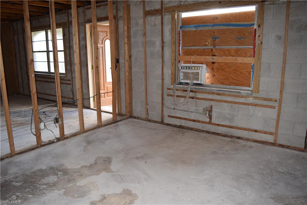 FORT MYERS SHORES - Residential