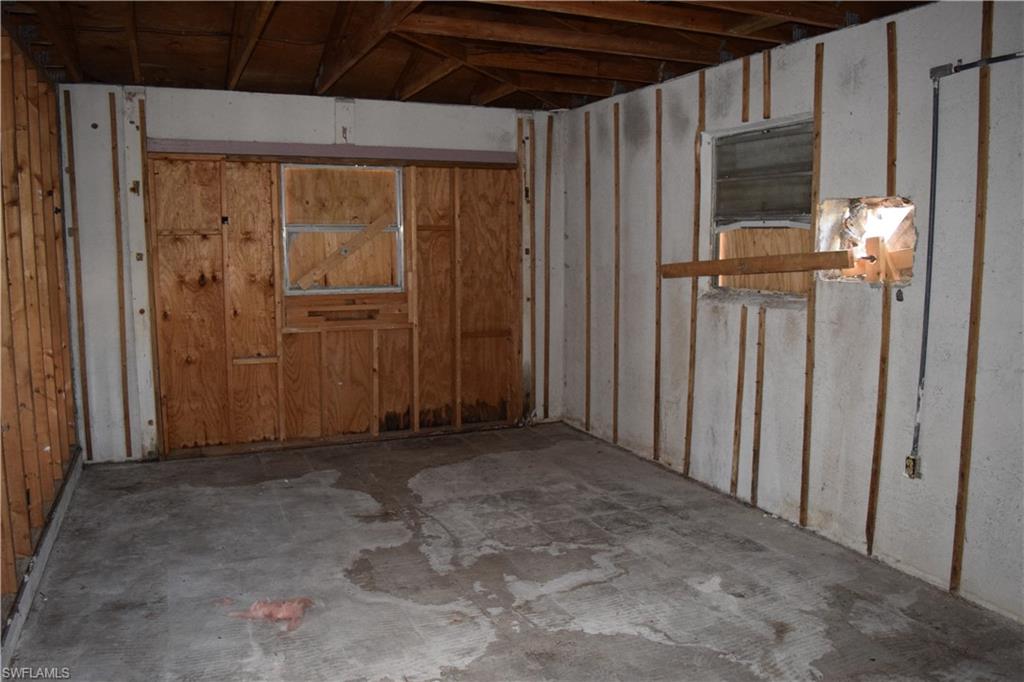 FORT MYERS SHORES - Residential