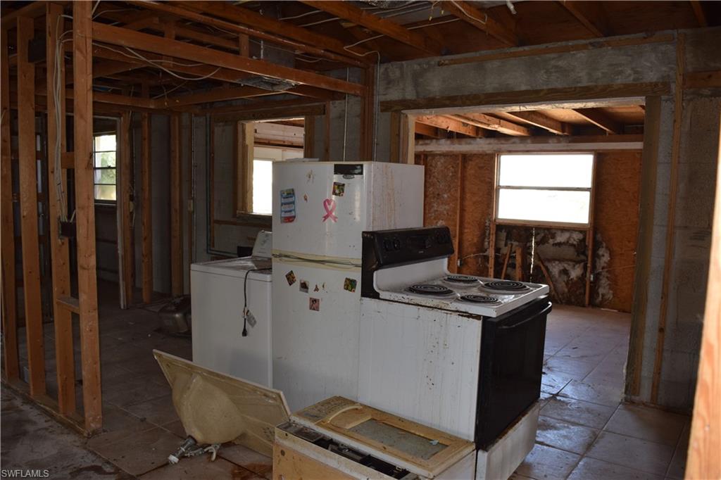 FORT MYERS SHORES - Residential