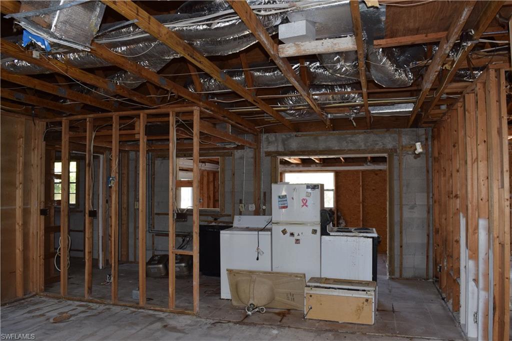 FORT MYERS SHORES - Residential