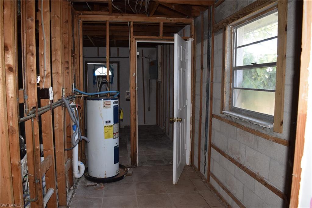 FORT MYERS SHORES - Residential