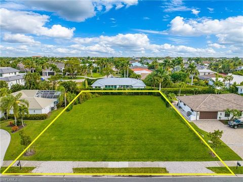 4228 Crayton RD NAPLES FL 34103
