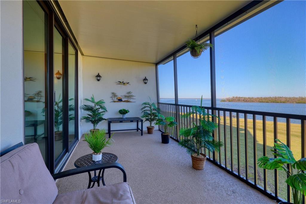 THE PALMS OF BAY BEACH - Residential