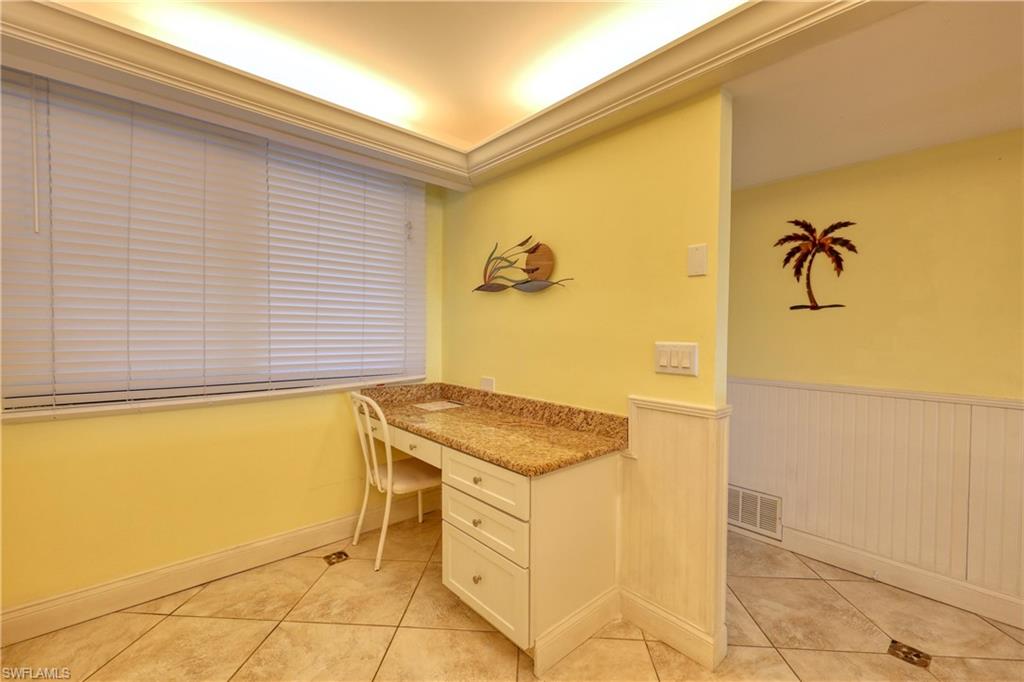 THE PALMS OF BAY BEACH - Residential