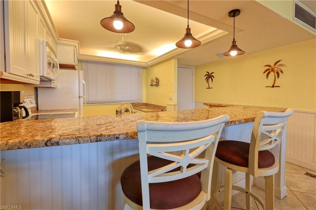 THE PALMS OF BAY BEACH - Residential