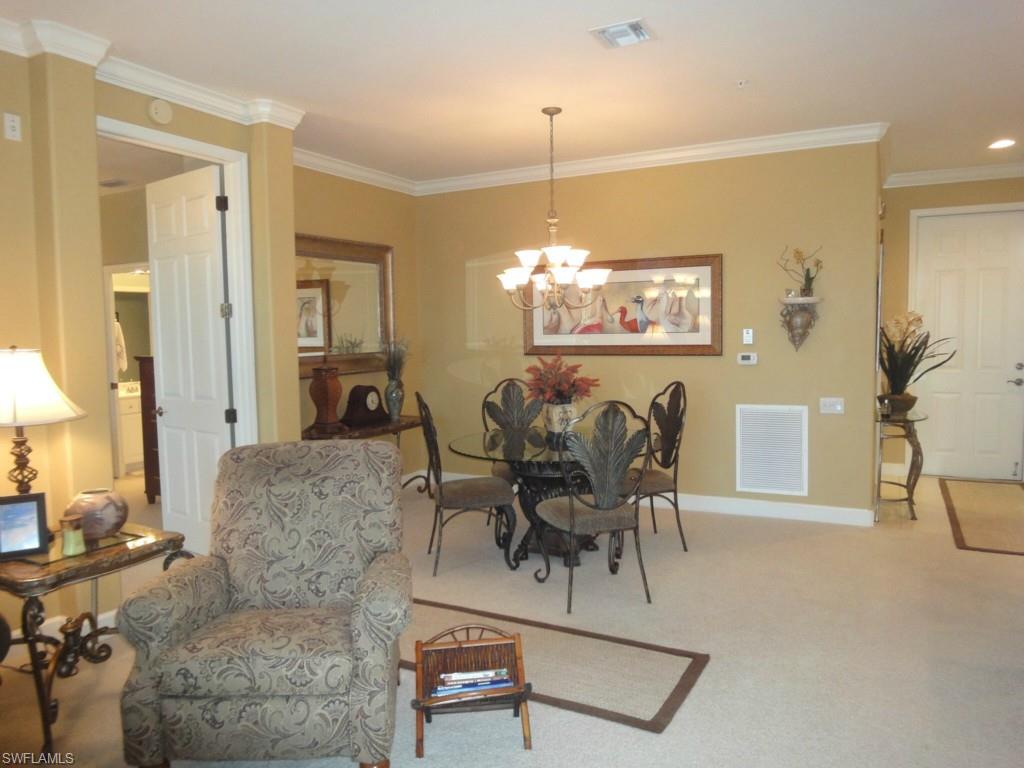 SUTTON WALK - Residential