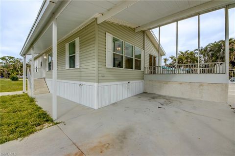 A home in BOKEELIA