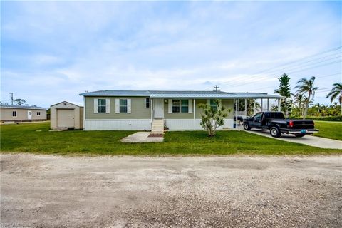 A home in BOKEELIA