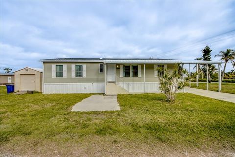 A home in BOKEELIA