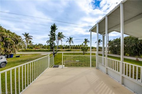 A home in BOKEELIA