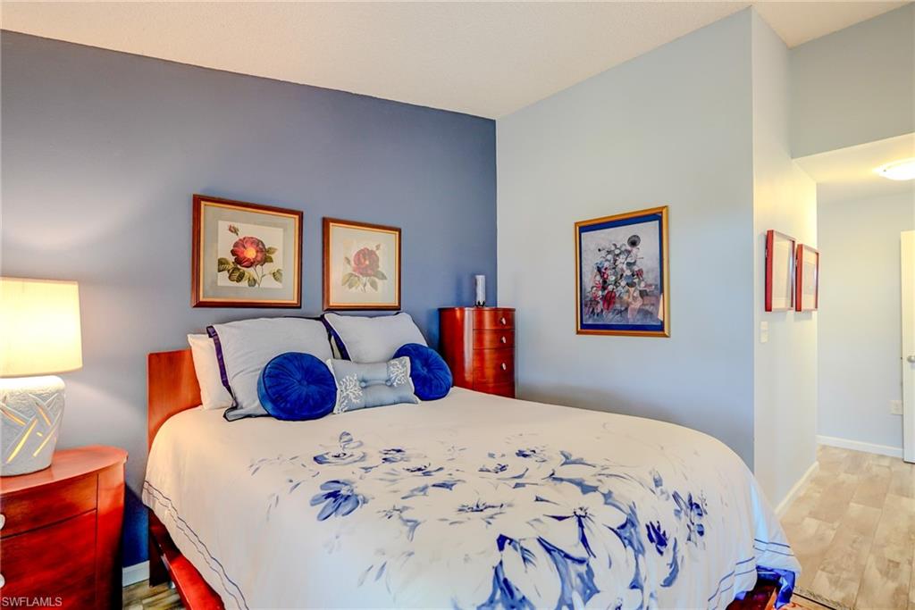 VILLAGES - Residential