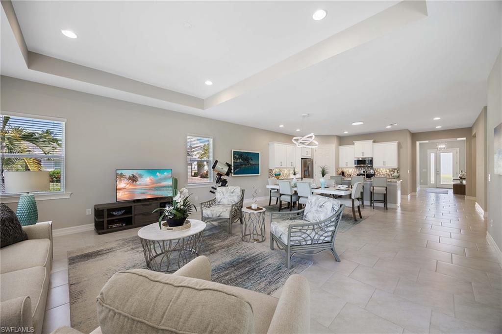 SAVANNAH LAKES - Residential