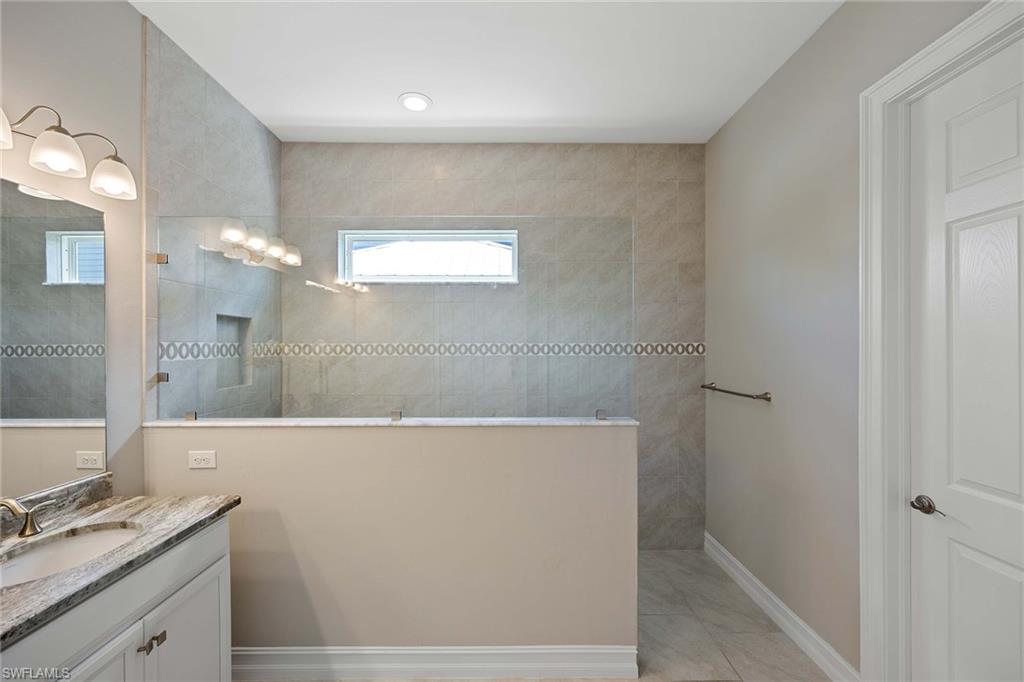 SAVANNAH LAKES - Residential