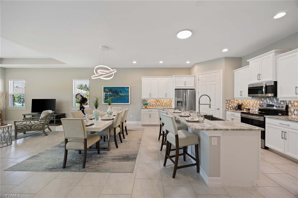 SAVANNAH LAKES - Residential