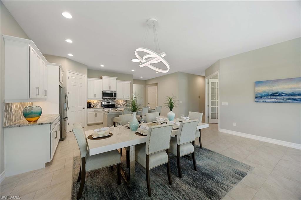 SAVANNAH LAKES - Residential