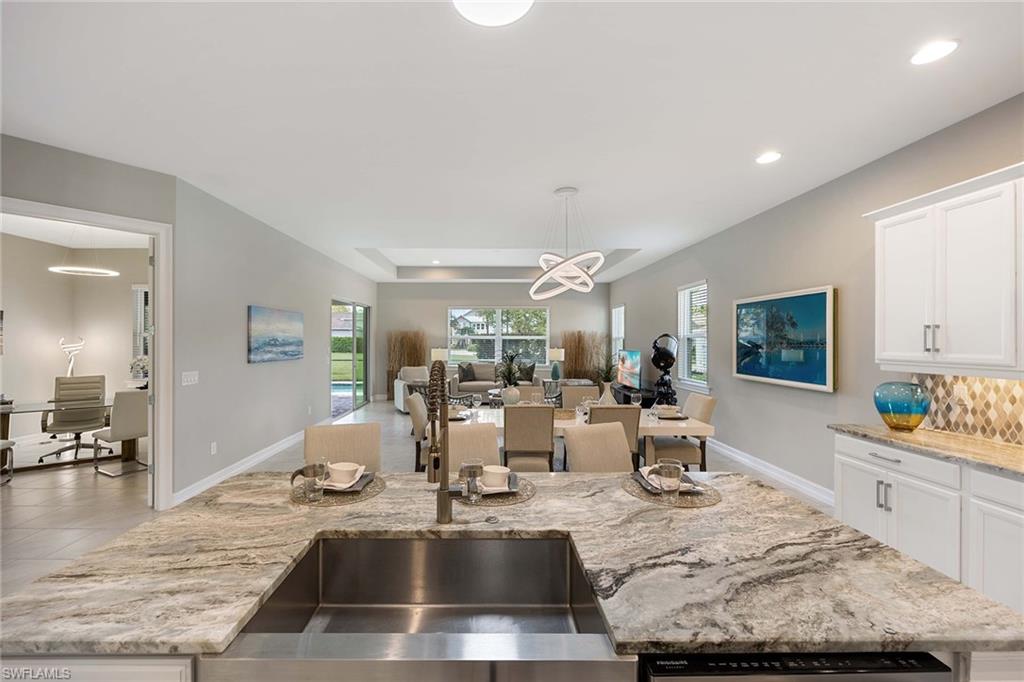 SAVANNAH LAKES - Residential